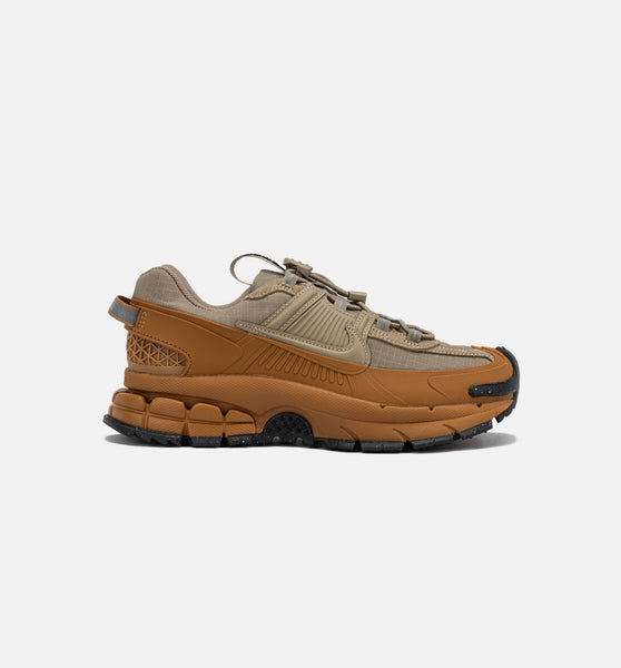 シューズ・サンダルその他 Nike Zoom Vomero Rom Women's Winterized Shoes HQ2181-200 Nike HQ2181-200 Zoom Vomero Roam Winterized Womens Lifestyle