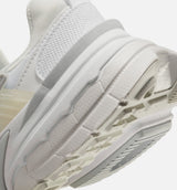 V2K Run Womens Lifestyle Shoe - White/Platinum Tint/Pure Platinum/Metallic Silver
