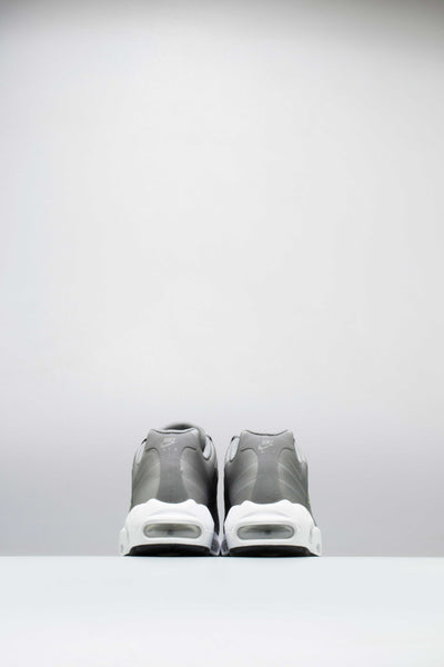 NIKE エアマックス Amazon.co.jp: [ナイキ] AIR MAX 95 NS GPX AJ7183-001 メンズ