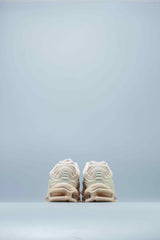 Air Max Deluxe SE Womens Shoe - Guava Ice/Guava Ice