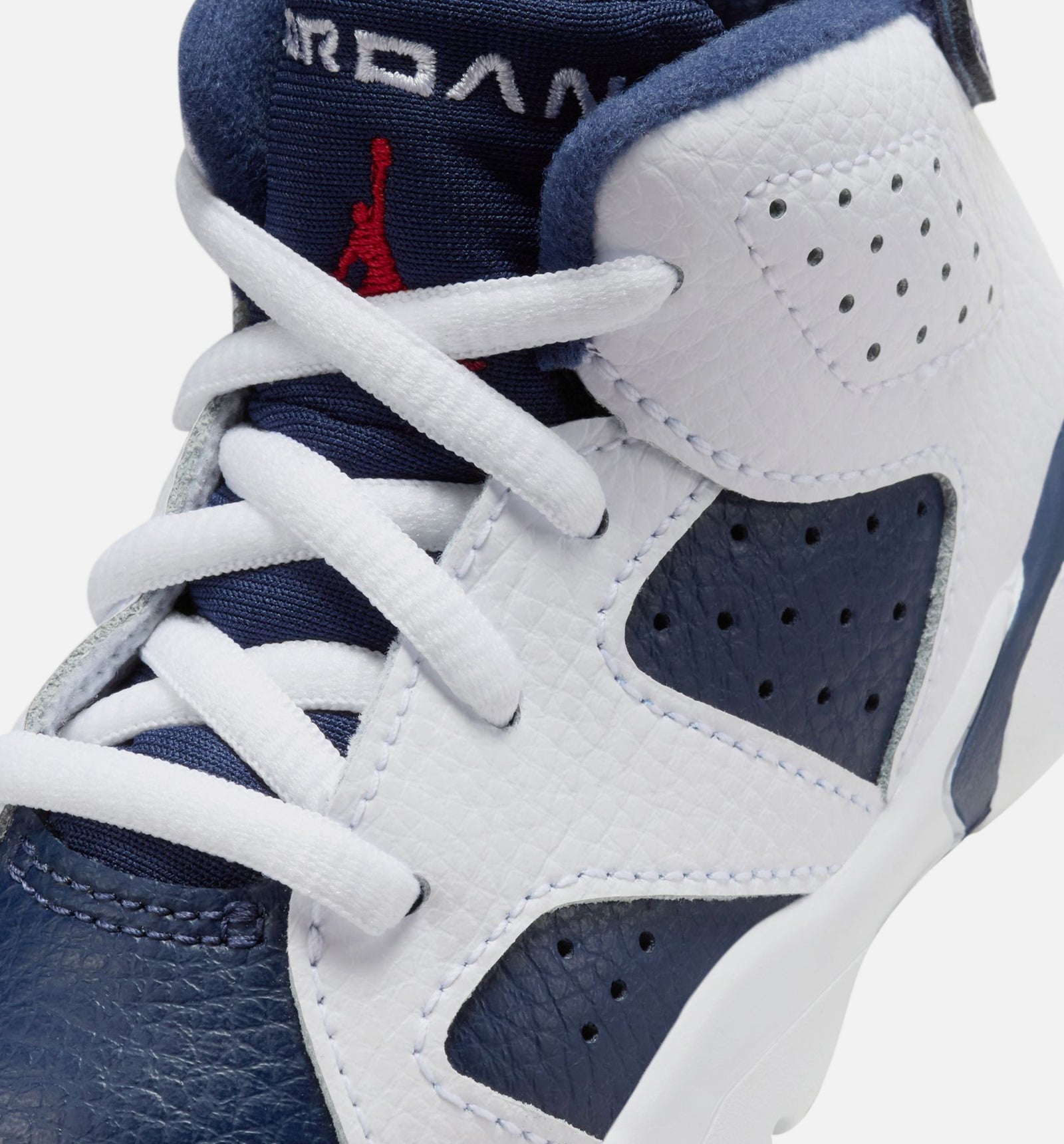 Jordan DV3606-164 Air Jordan 6 Retro White and Midnight Navy