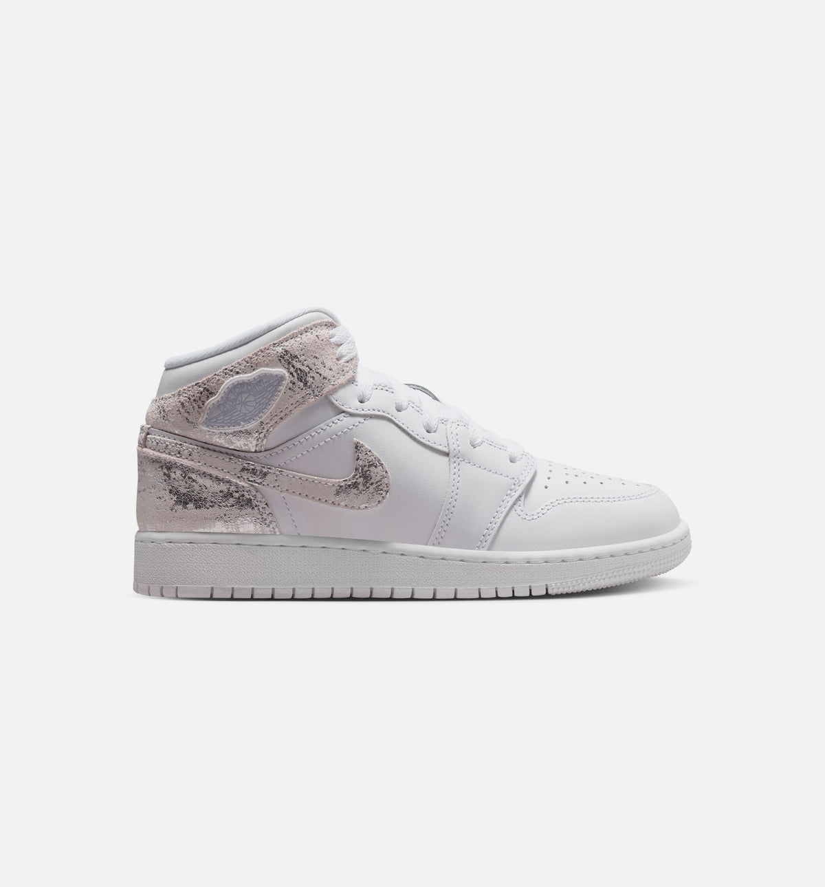 Jordan IR2320-100 Air Jordan 1 Mid SE Grade School Lifestyle Shoe 