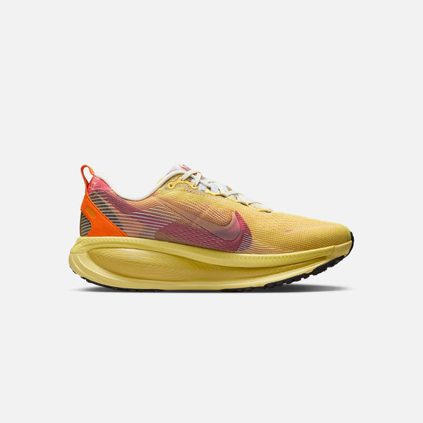 Nike IH3576-999 Vomero 18 SE Mens Lifestyle Shoe - Yellow/White