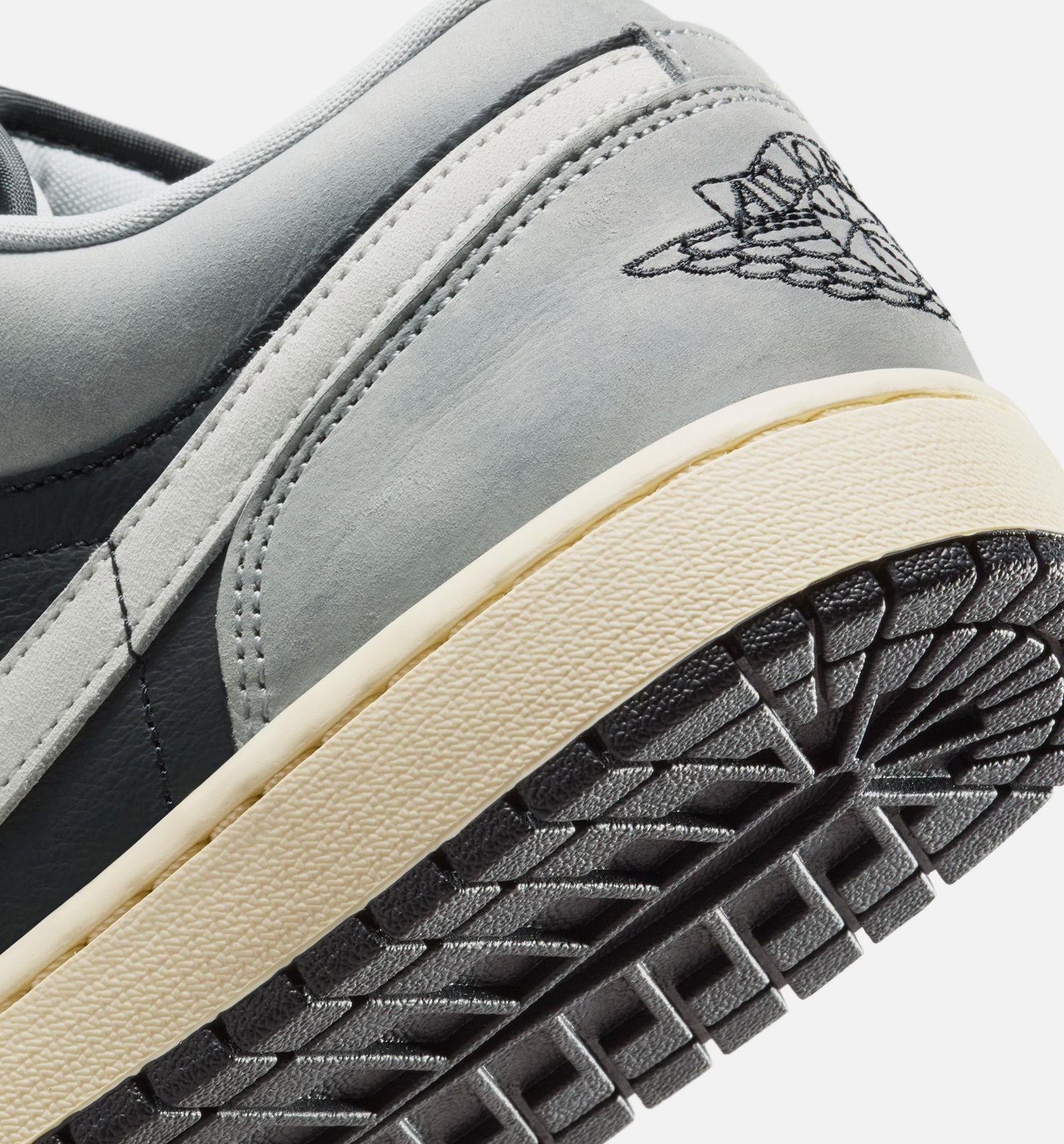 Jordan HQ2010-012 Air Jordan 1 Low SE Mens Lifestyle Shoe  display picture 2