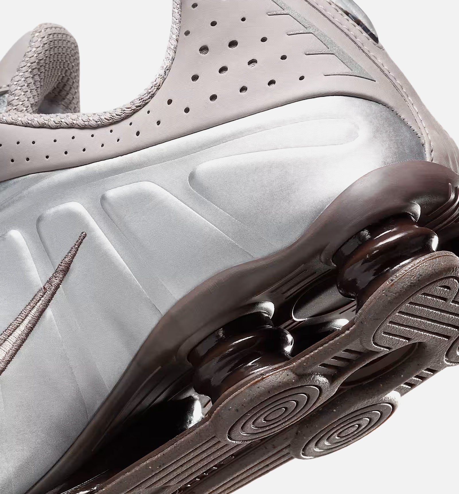 Nike HQ1988-200 Shox R4 Mens Lifestyle Shoe - Cave Stone 