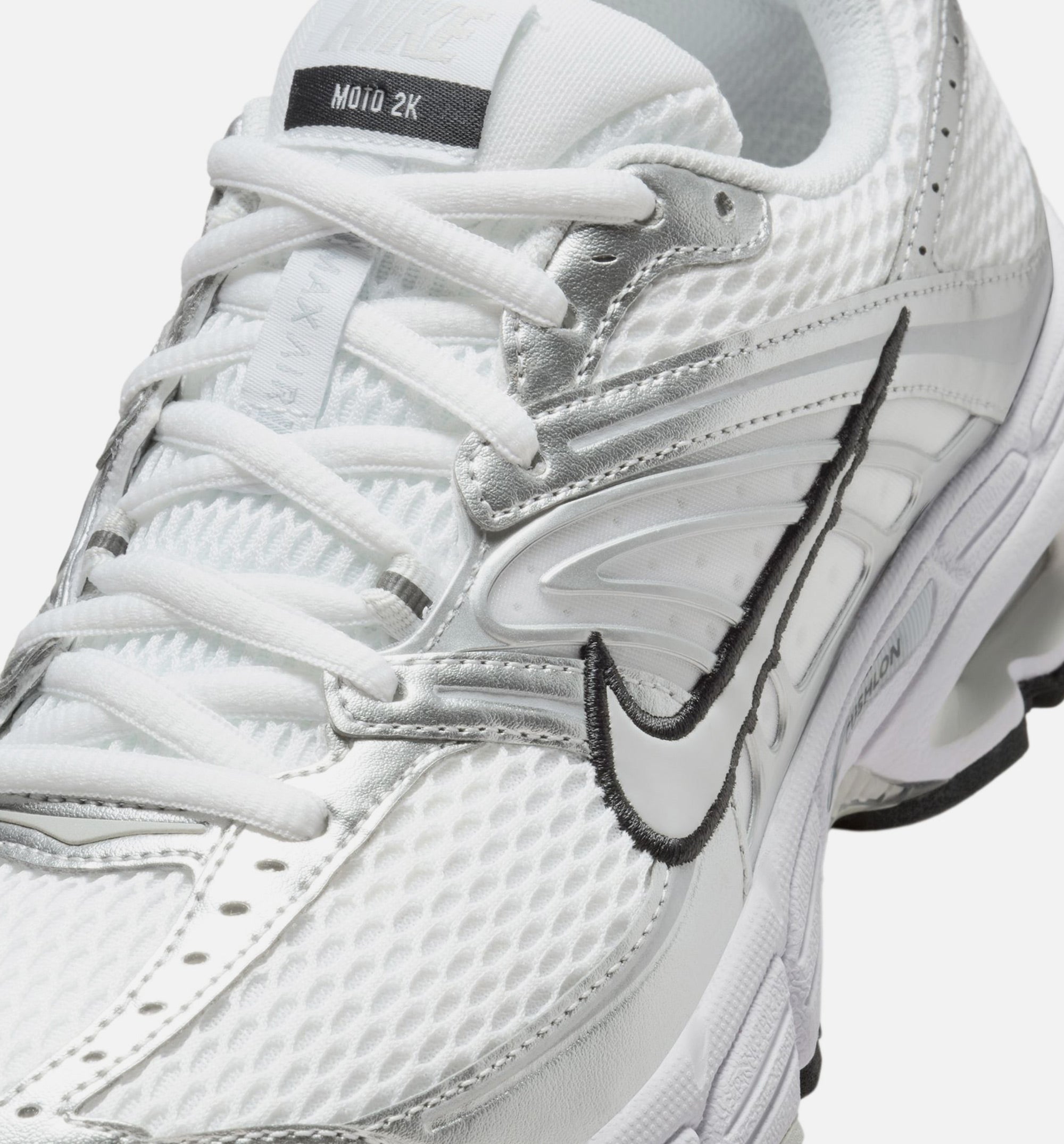 ★ナイキ★HQ2056-103★Nike Air Max Moto 2K★ユニセックス★ Nike HQ2056-103 Air Max Moto 2K Womens Lifestyle Shoe