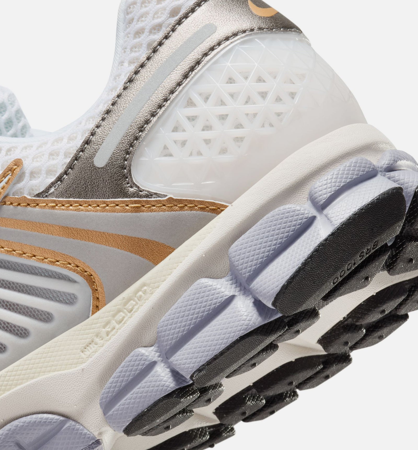 ◆正規品◆NIKE ZOOM VOMERO 5 PLATINUM TINT◆関税/送料無料◆ BUY Nike Zoom Vomero 5 Platinum Tint Metallic Gold | Kixify