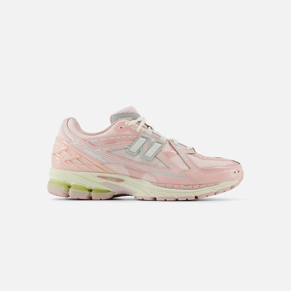 スニーカー NEW BALANCE 1906w meshnylon low-top sneakers Rosa New Balance 1906 unisex sneakers in pink and multi detail | ASOS
