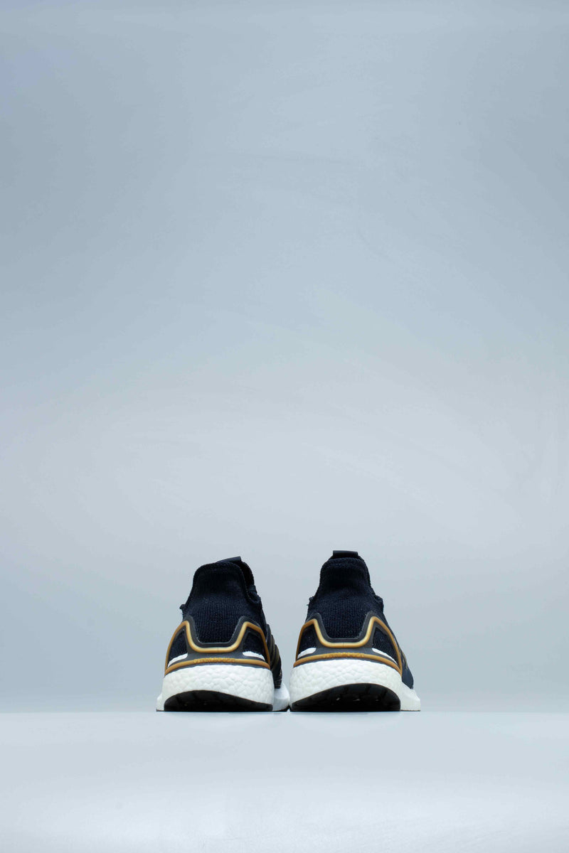 Ultraboost 19 Mens Running Shoe - Black/Gold