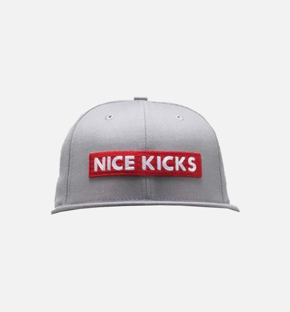 New Era 11571440 Nice Kicks Box Logo Snapback Hat - Grey/Red