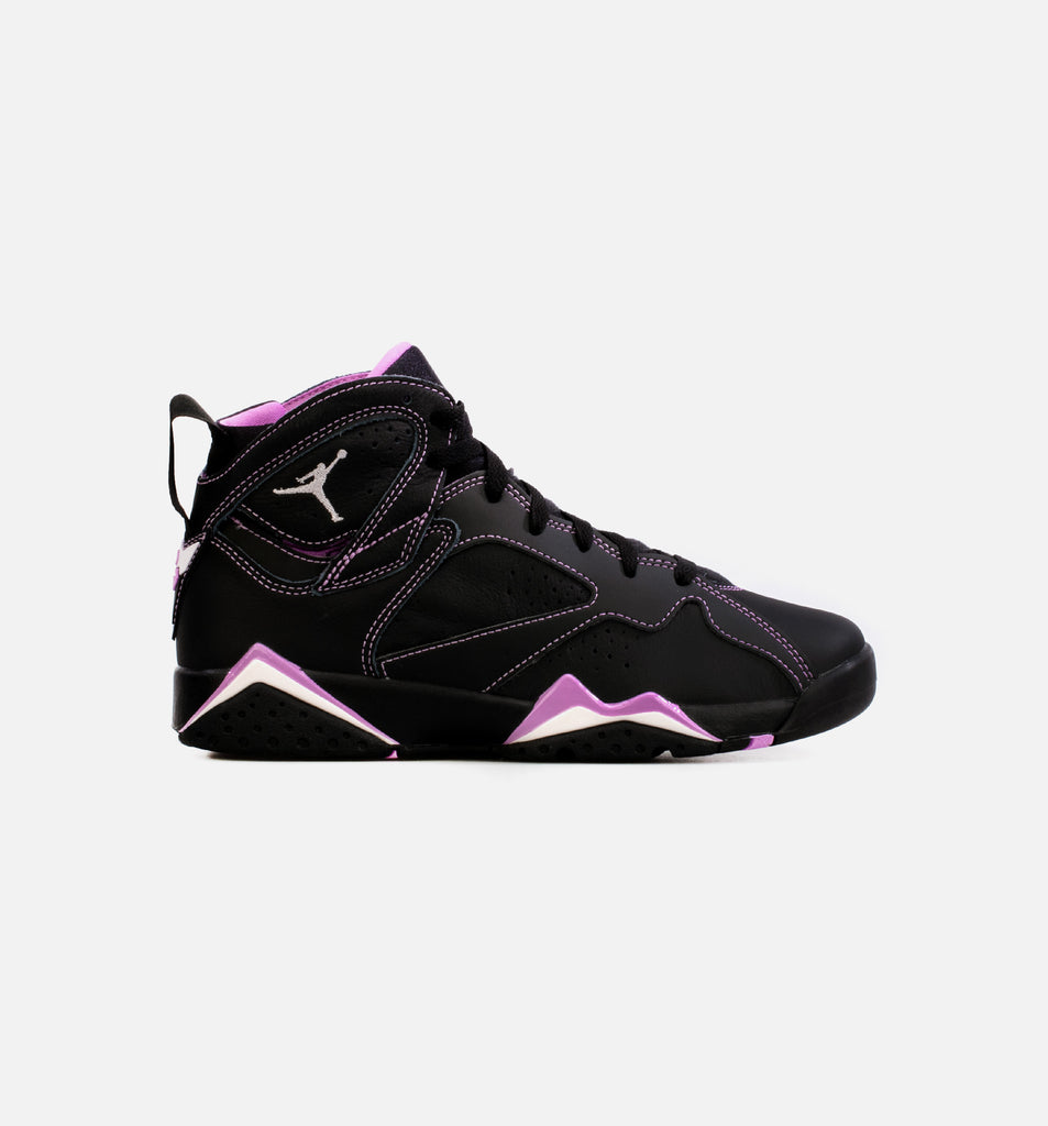 Black and purple retro 7 shops