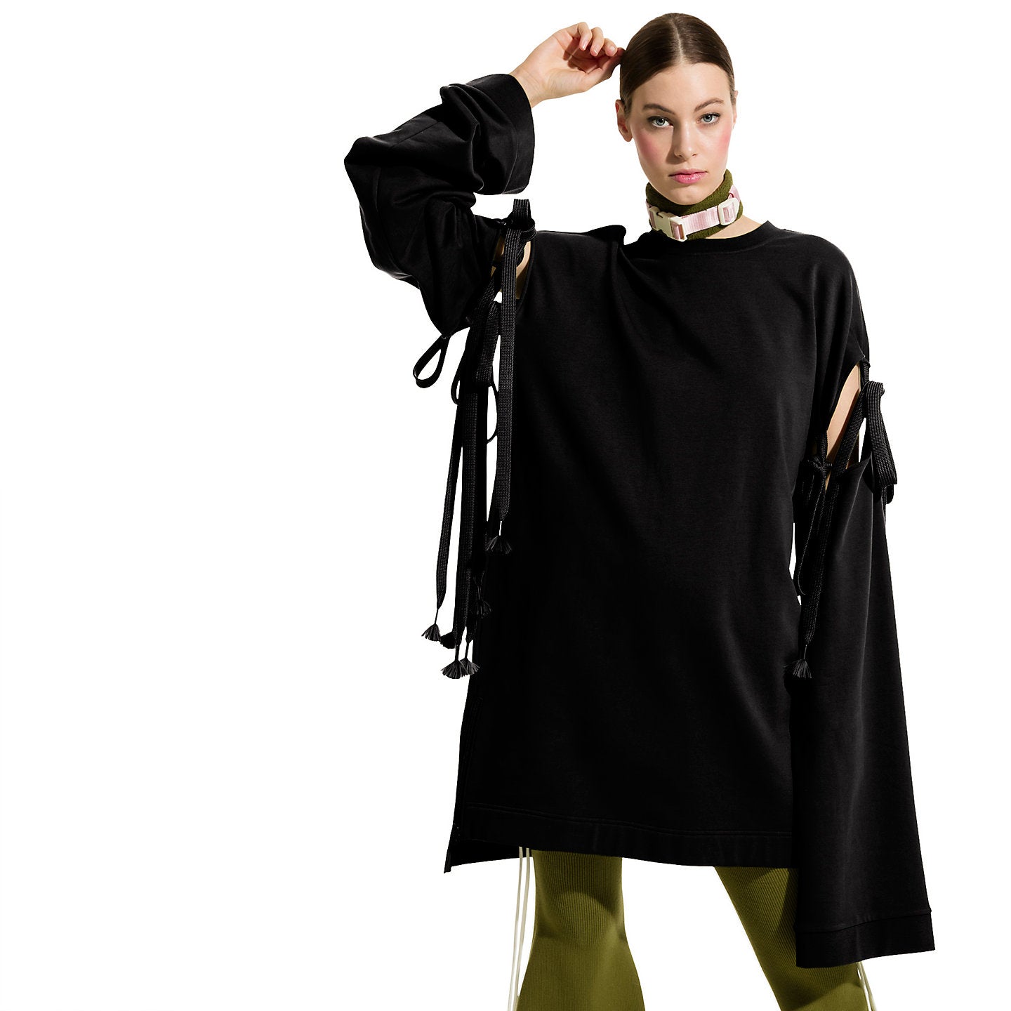 Women's Fenty Puma By Rihanna Crop Hoodie ($140) ❤ liked on Polyvore  featuring tops, hoodies, puma black,…