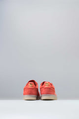 Oyster Holdings 350 Mens Shoes - Trace Scarlet/Chalk White/Gold Metallic