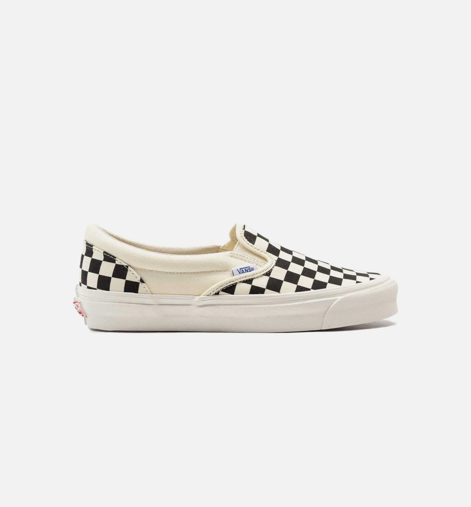 Vans VN000UDFF8L Vans OG Classic Slip On LX Men's - White/Black